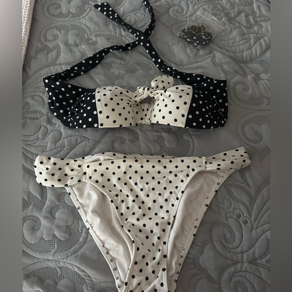Victoria Secret Bathing suit. Worn once for a photo shoot.